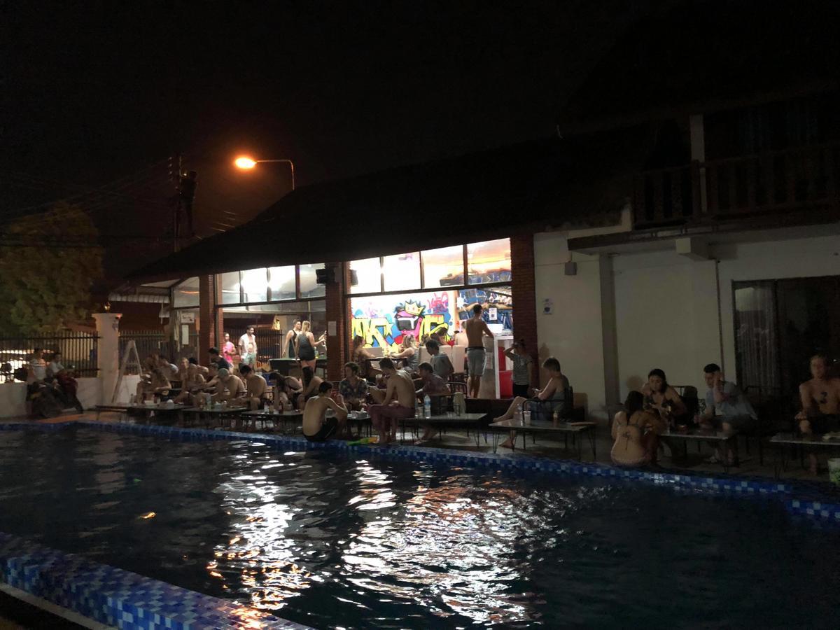 Nana Backpackers Hostel Ванг-Виенг Экстерьер фото